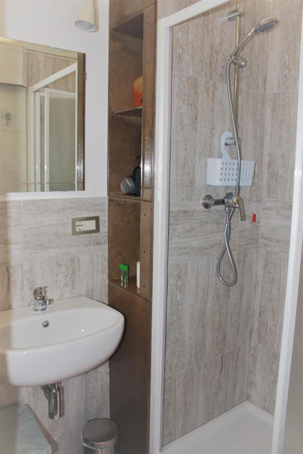 צ'יביטאנובה מארקה Maruru B & B Dell'Arte מראה חיצוני תמונה